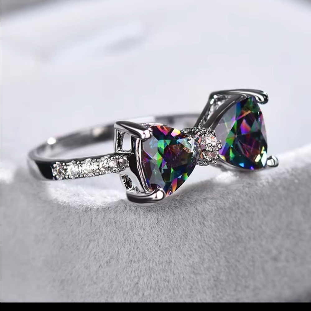 Elegant Silver Bow Ring with Multicolor Gemstones - Picture 4 of 4